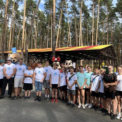Дети из Луганской Народной Республики посетили парк развлечений «Сказочный лес». 