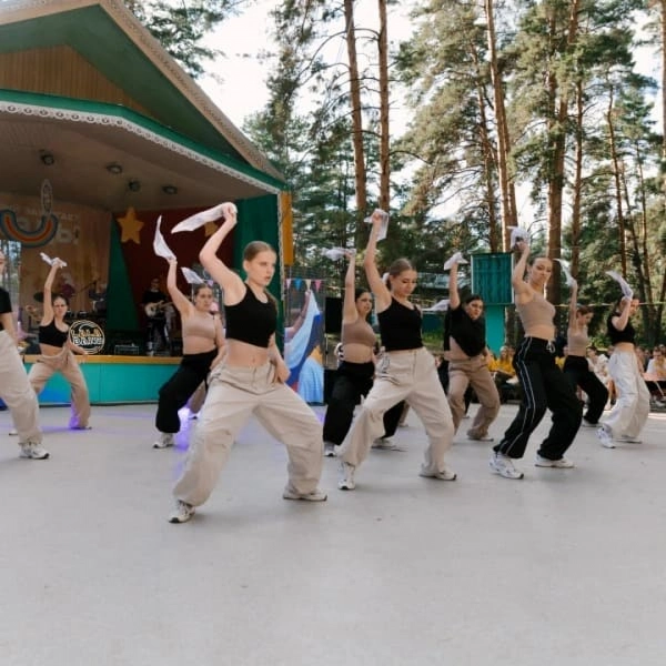 Солнечный зажигает звезды, 4 смена