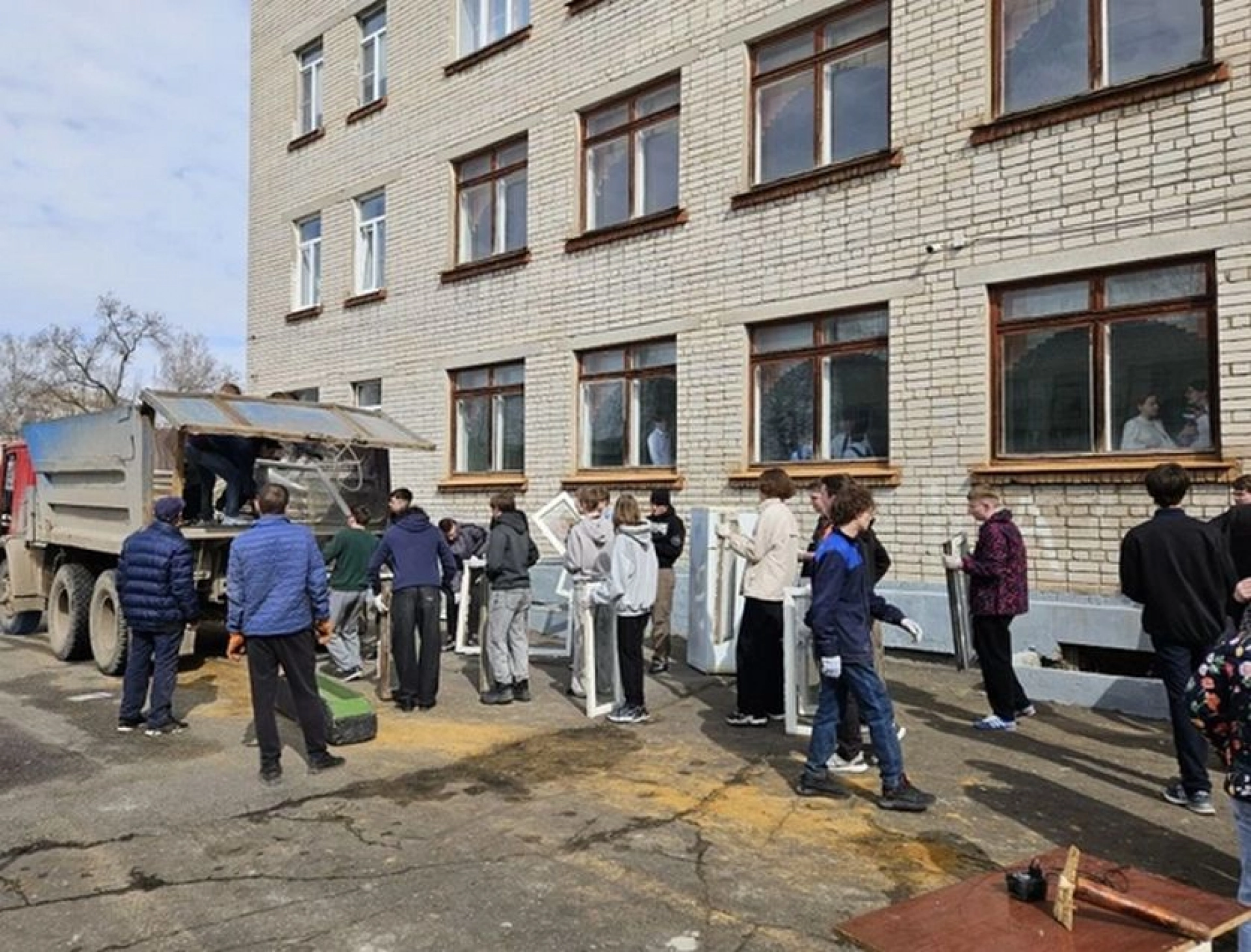 Изображение для Ученики и учителя тамбовских школ присоединились к марафону &laquo;390 добрых дел Тамбову&raquo; 