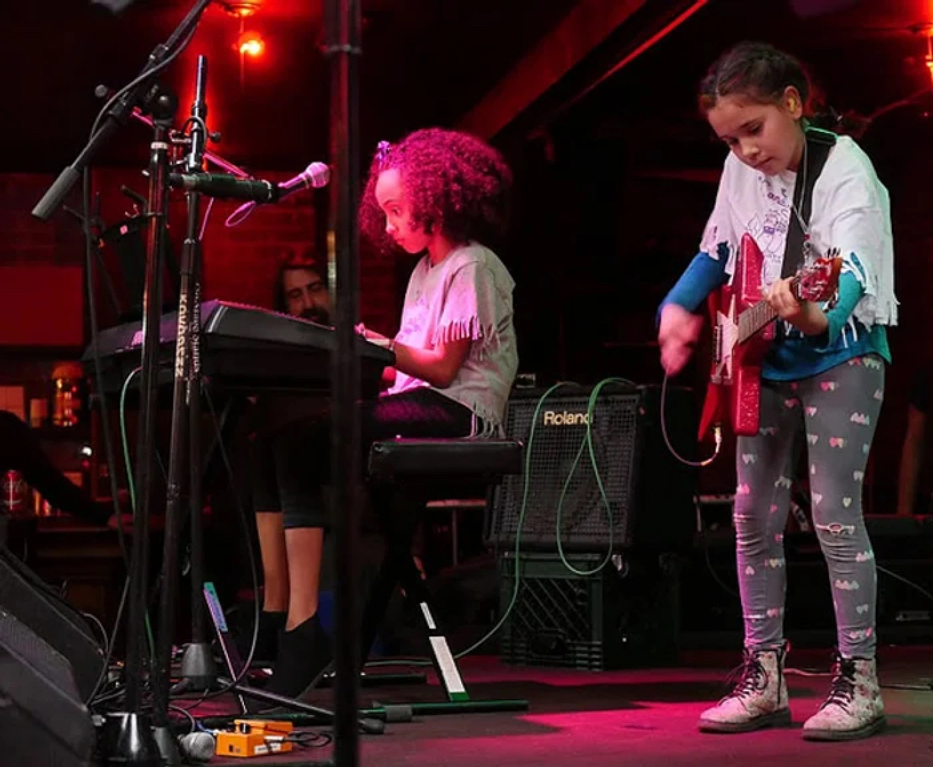 Лучшие лагеря мира: «Girls Rock Camp» — музыкальное пространство для девочек