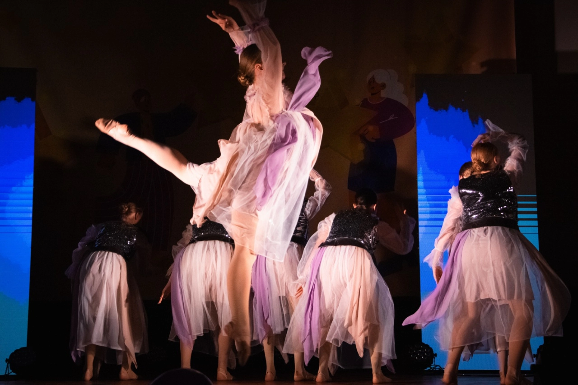 Досуг для юных любителей искусства: кружки, студии, мероприятия