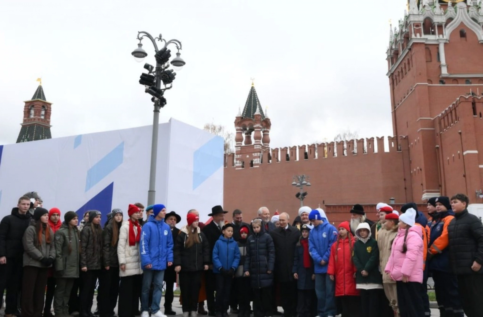 Тамбовская школьница встретилась с президентом России в День народного единства