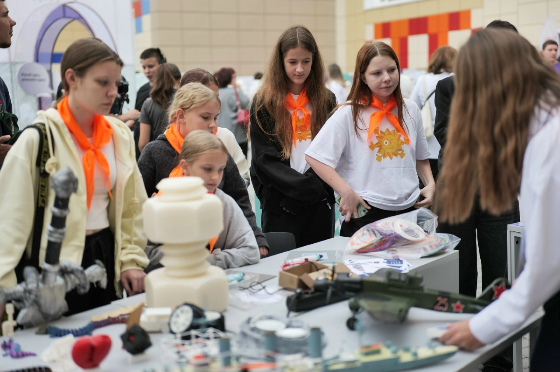 Изображение для Знакомство с профессиями на практике: как подростки могут найти свой путь