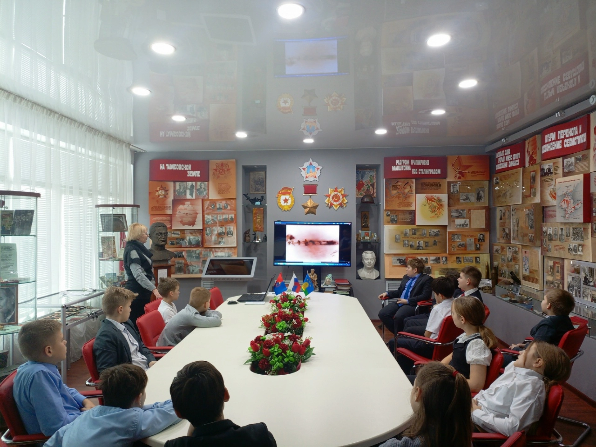 В тамбовских школах прошли мероприятия к годовщине снятия блокады Ленинграда