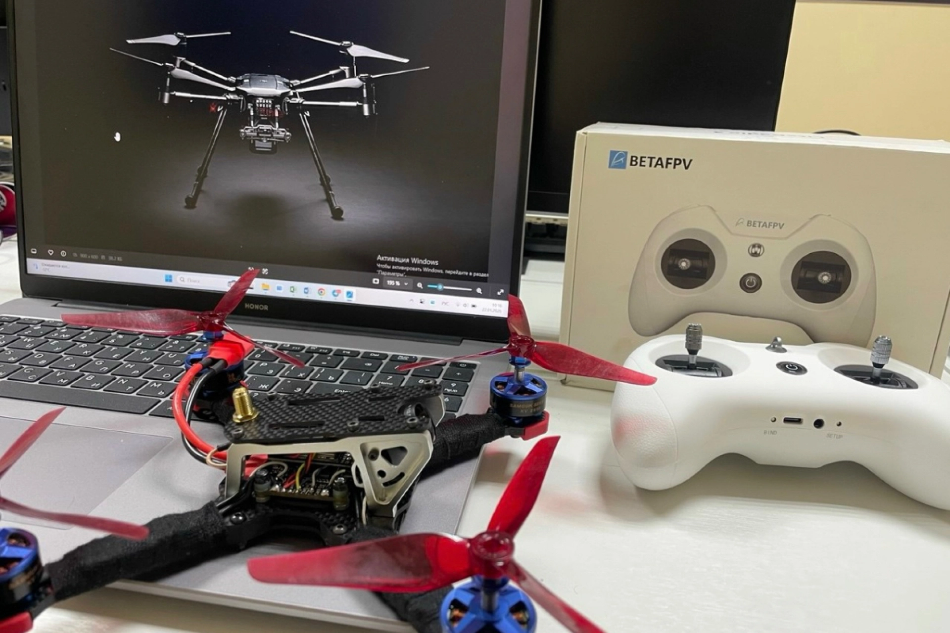 Изображение для Юных тамбовчан приглашают в школу пилотирования дронов &laquo;Стрижи&raquo;