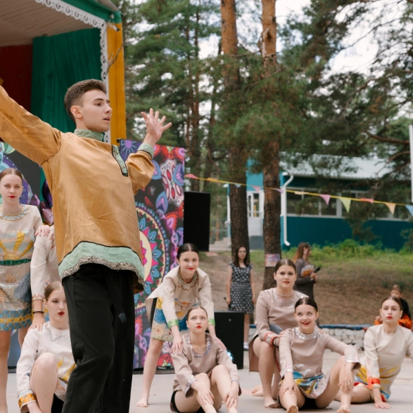 Семья и лагерь: как поддерживать связь, пока ребёнок находится на отдыхе?