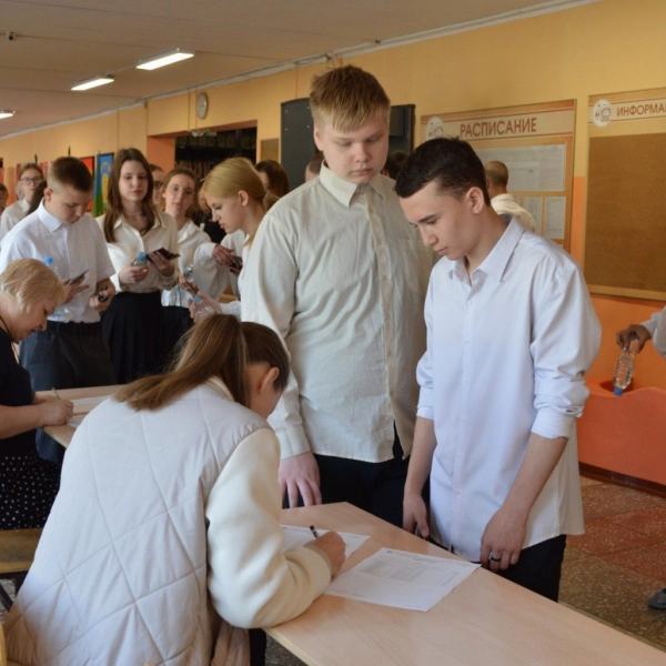 Тамбовские девятиклассники продолжают сдавать ОГЭ по выбору