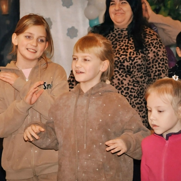 Новогодние чудеса для детей и подростков: как создать праздничную атмосферу в школе