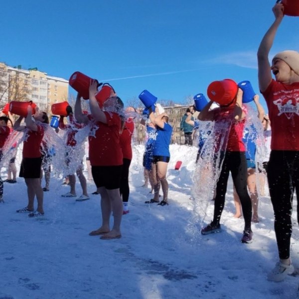 Тамбовчане присоединились к всероссийской акции массового обливания ледяной водой