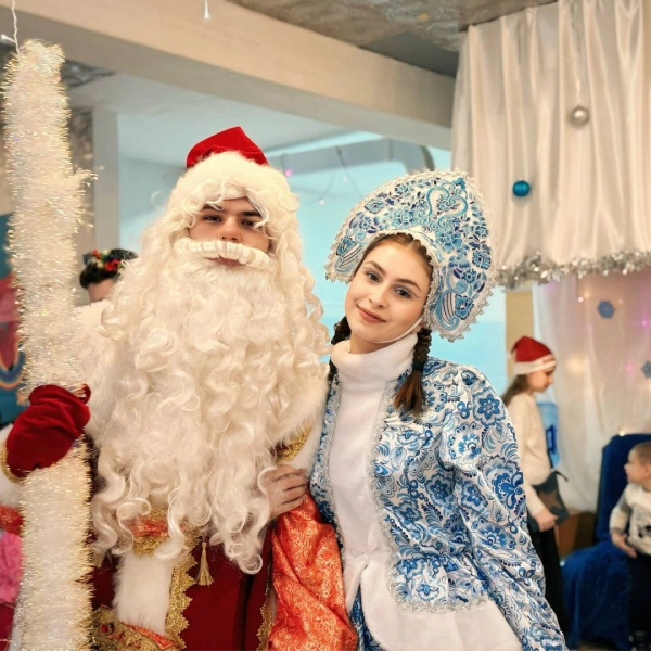 Спектакли, игры и фотосессии: в «Солнечном» стартовала череда новогодних праздников