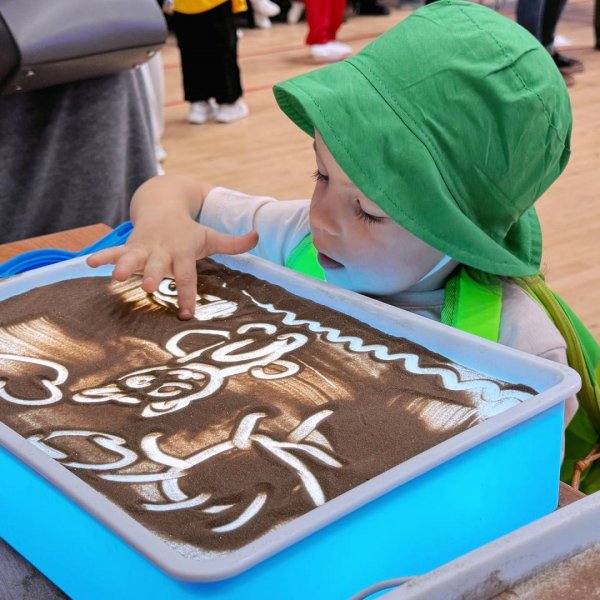 «Солнечный» и «Росинка» развернули творческую зону для участников крупного танцевального чемпионата