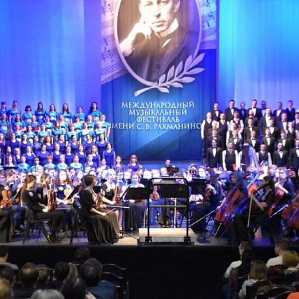 Международный женский день: куда сходить в праздничные выходные?